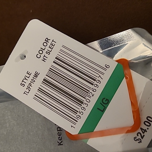 Long sleeve scoop neck top - Picture 4 of 4